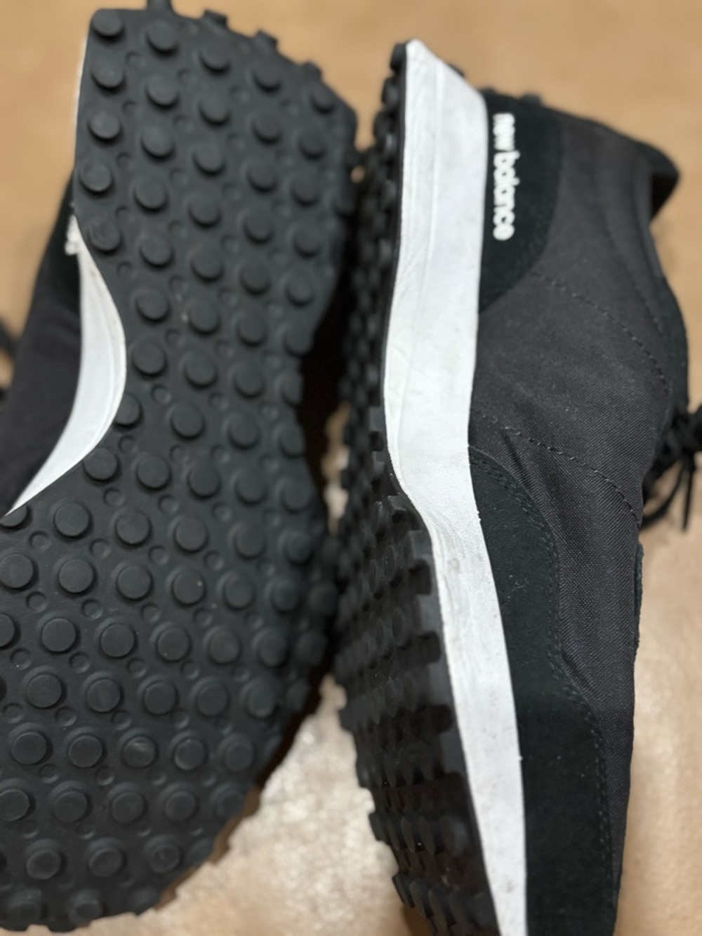 New Balance Black and White Retro Runner Shoes - Picture 4 of 7